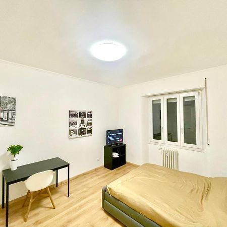Camera Con Bagno Privato - Zona Bocconi Milánó Kültér fotó