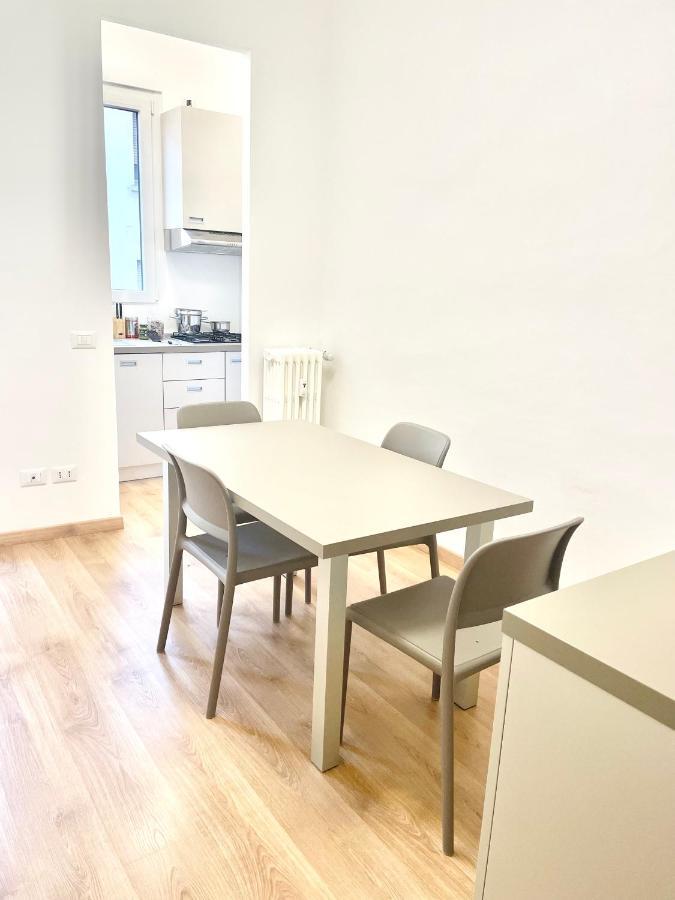 Camera Con Bagno Privato - Zona Bocconi Milánó Kültér fotó