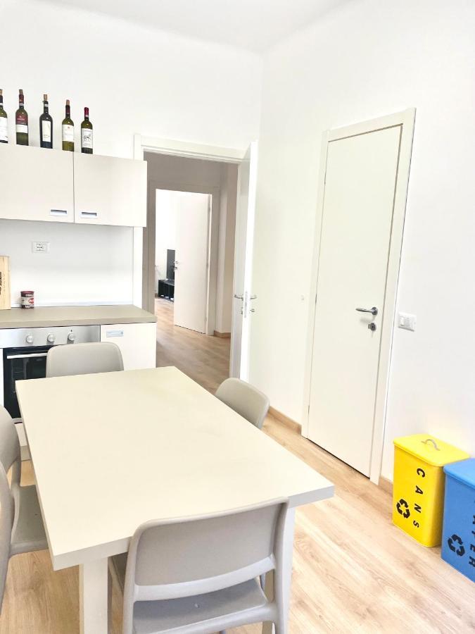 Camera Con Bagno Privato - Zona Bocconi Milánó Kültér fotó